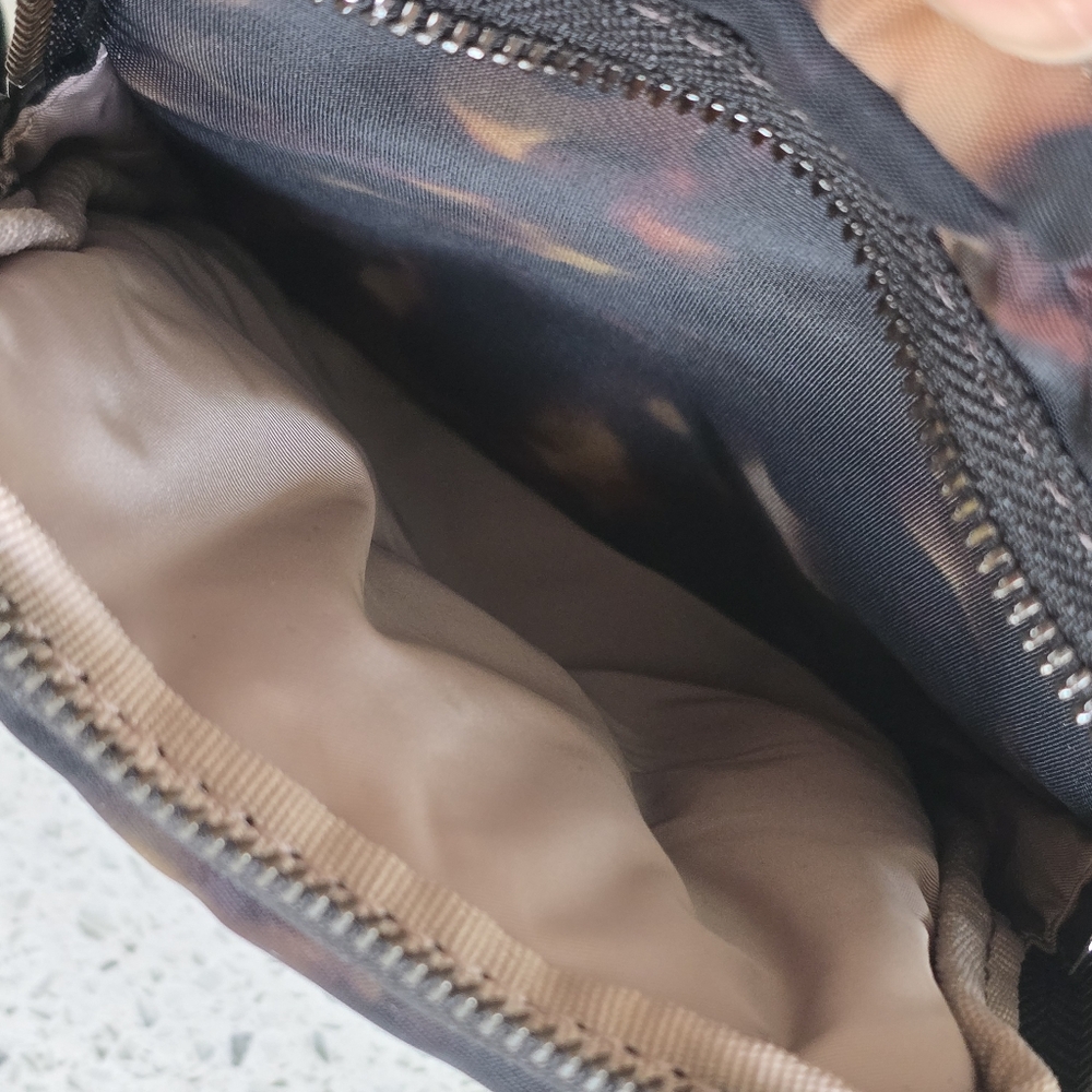 SOLD ♡ | Tortoise Crossbody - Picture 12 of 13